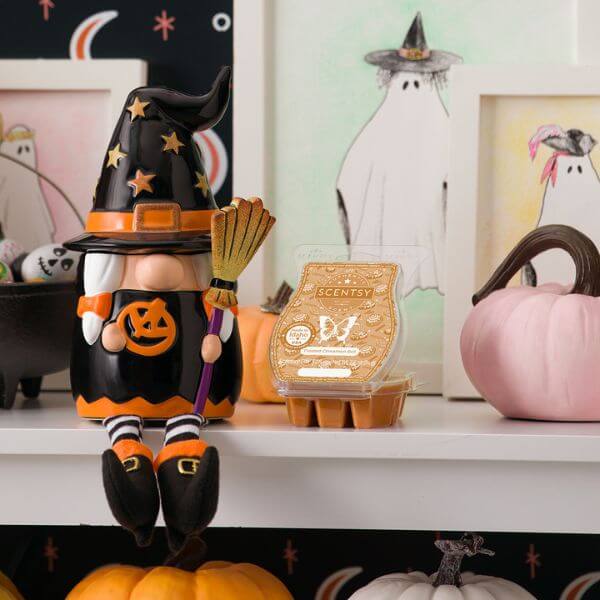 Scentsy September 2023 Warmer & Scent of the Month | Wicked Cute Gnome + Frosted Cinnamon Roll