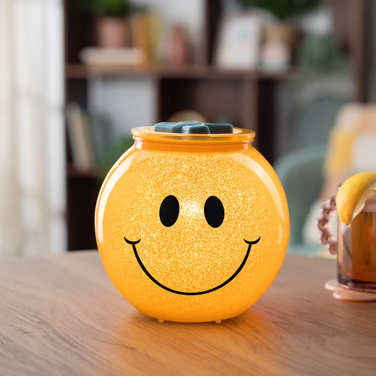 Charitable Cause Share a Smile Scentsy Warmer | Spring Summer 2025 Catalog