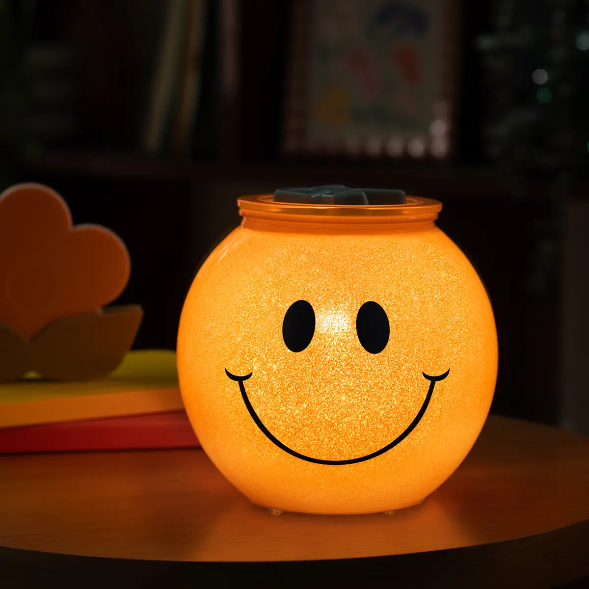 Charitable Cause Share a Smile Scentsy Warmer | Spring Summer 2025 Catalog