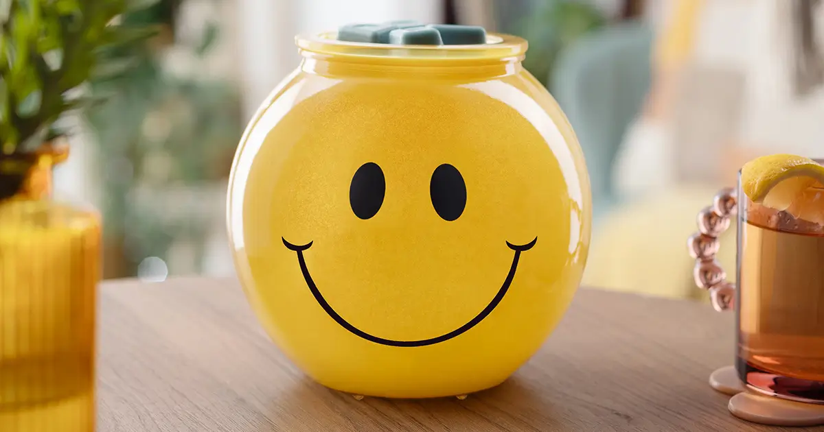 Charitable Cause Share a Smile Scentsy Warmer | Spring Summer 2025 Catalog