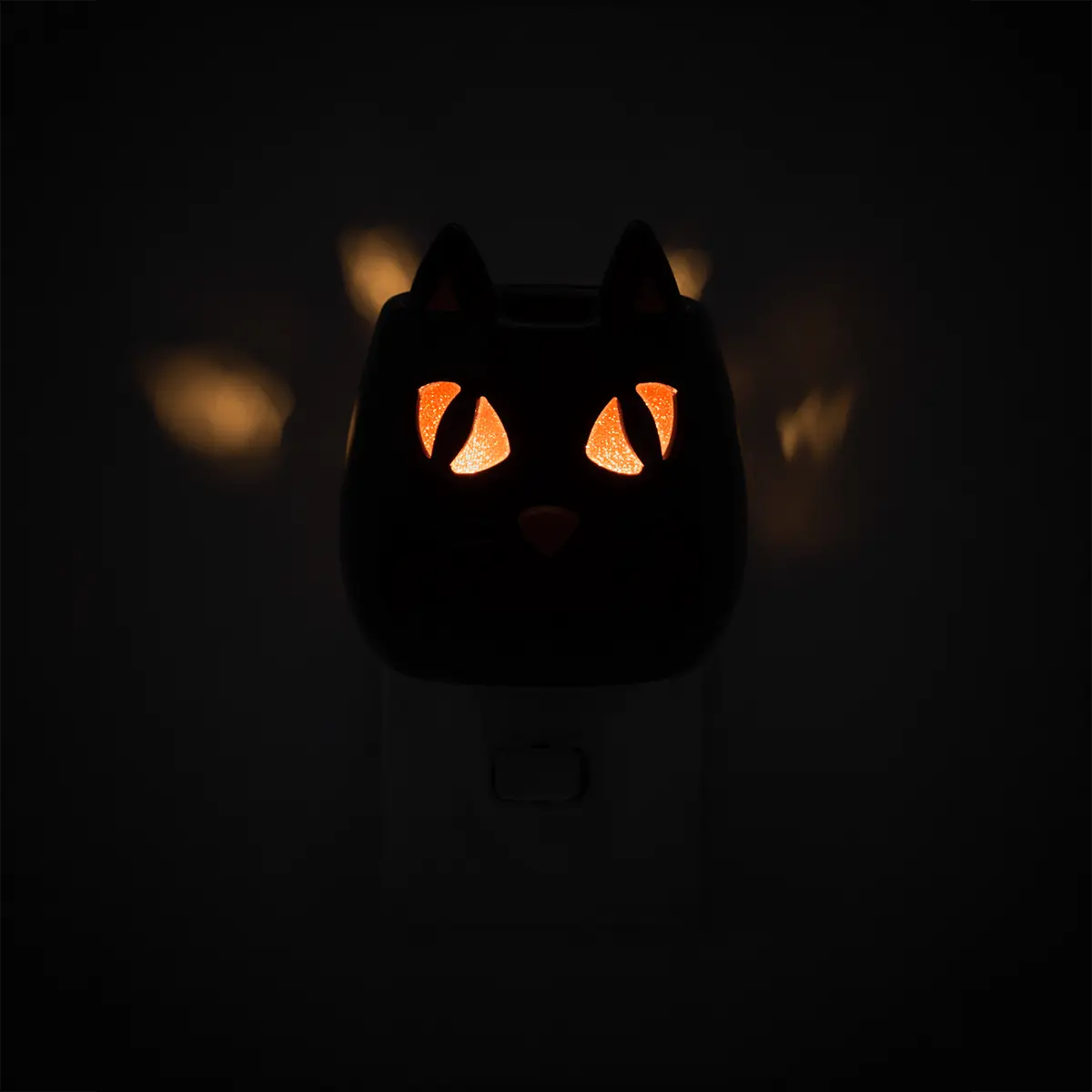 Spooky Stare Black Cat Mini Scentsy Warmer