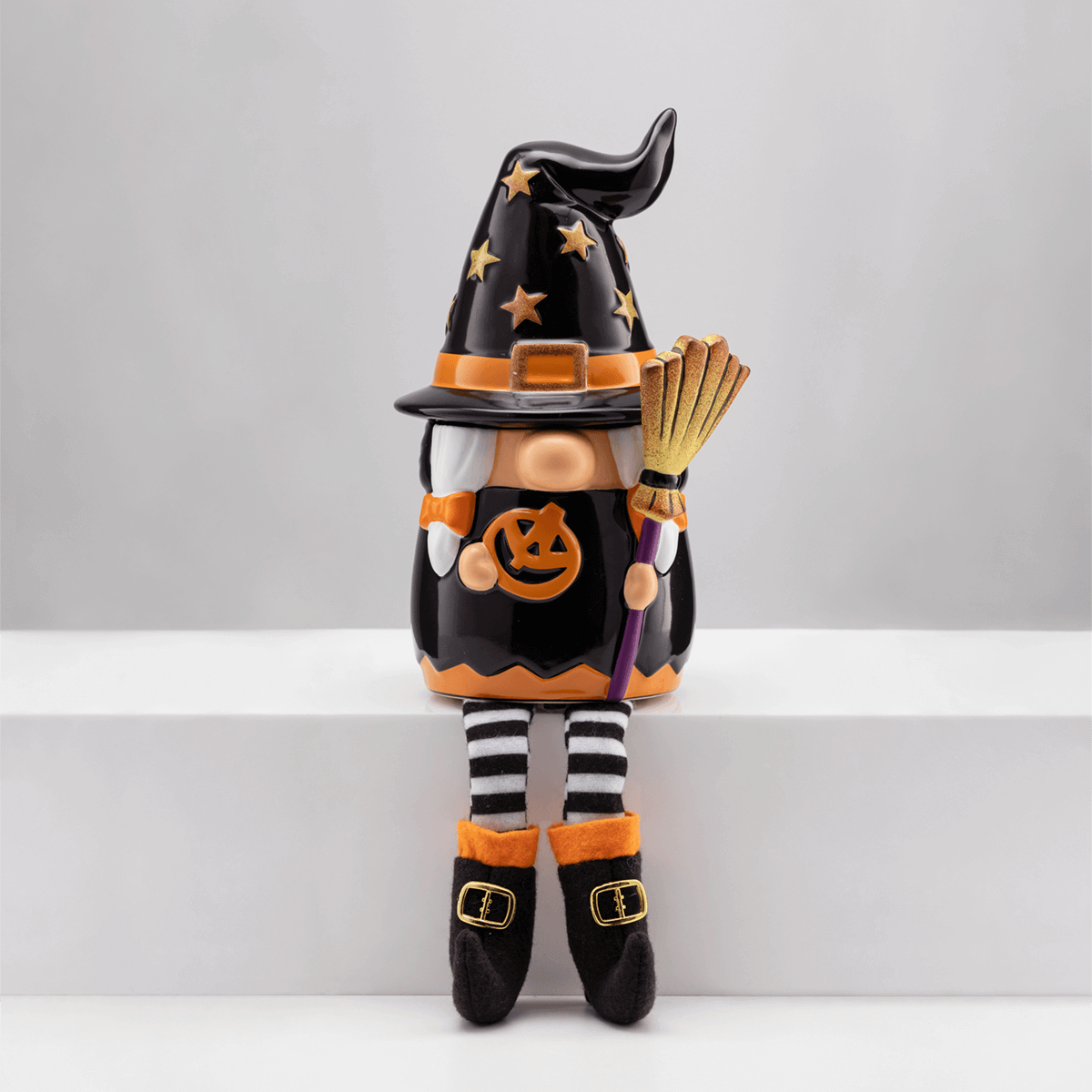 Scentsy September 2023 Warmer & Scent of the Month | Wicked Cute Gnome + Frosted Cinnamon Roll