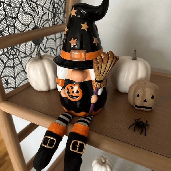 Scentsy September 2023 Warmer & Scent of the Month | Wicked Cute Gnome + Frosted Cinnamon Roll