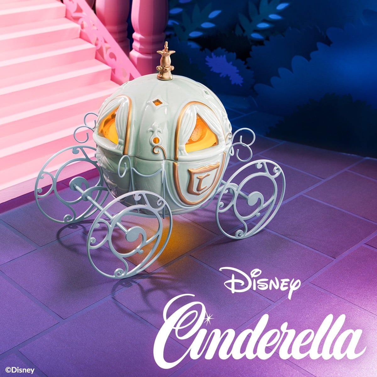 DISNEY'S CINDERELLA CARRIAGE SCENTSY WARMER