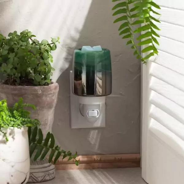 Emerald Waves Mini Scentsy Warmer