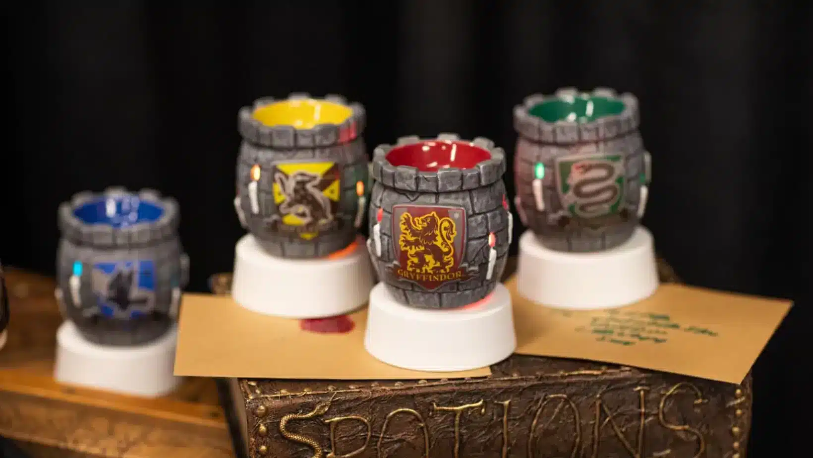 Hogwarts Houses Mini Scentsy Warmers + Harry Potter Scentsy Buddy