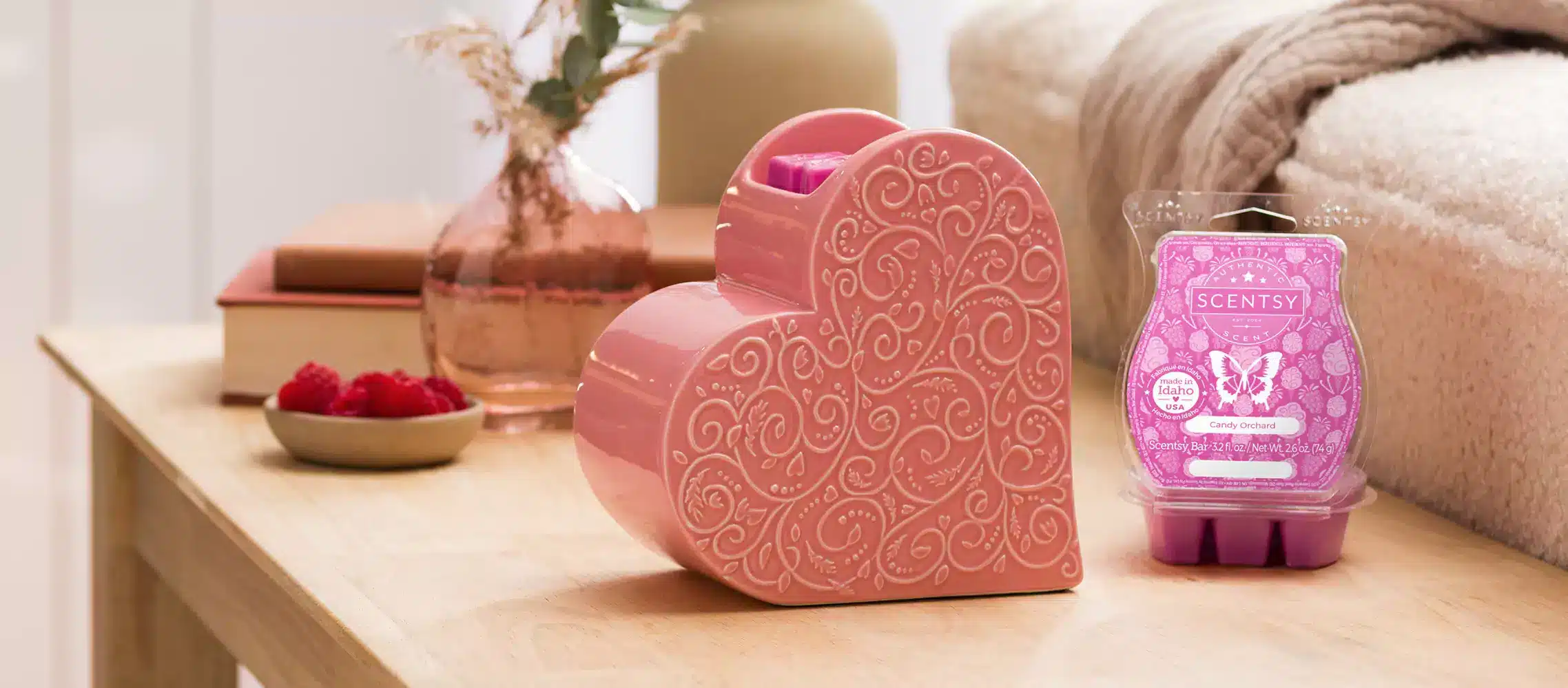 Scentsy January 2024 Warmer & Scent of the Month | Sweet Heart + Candy Orchard