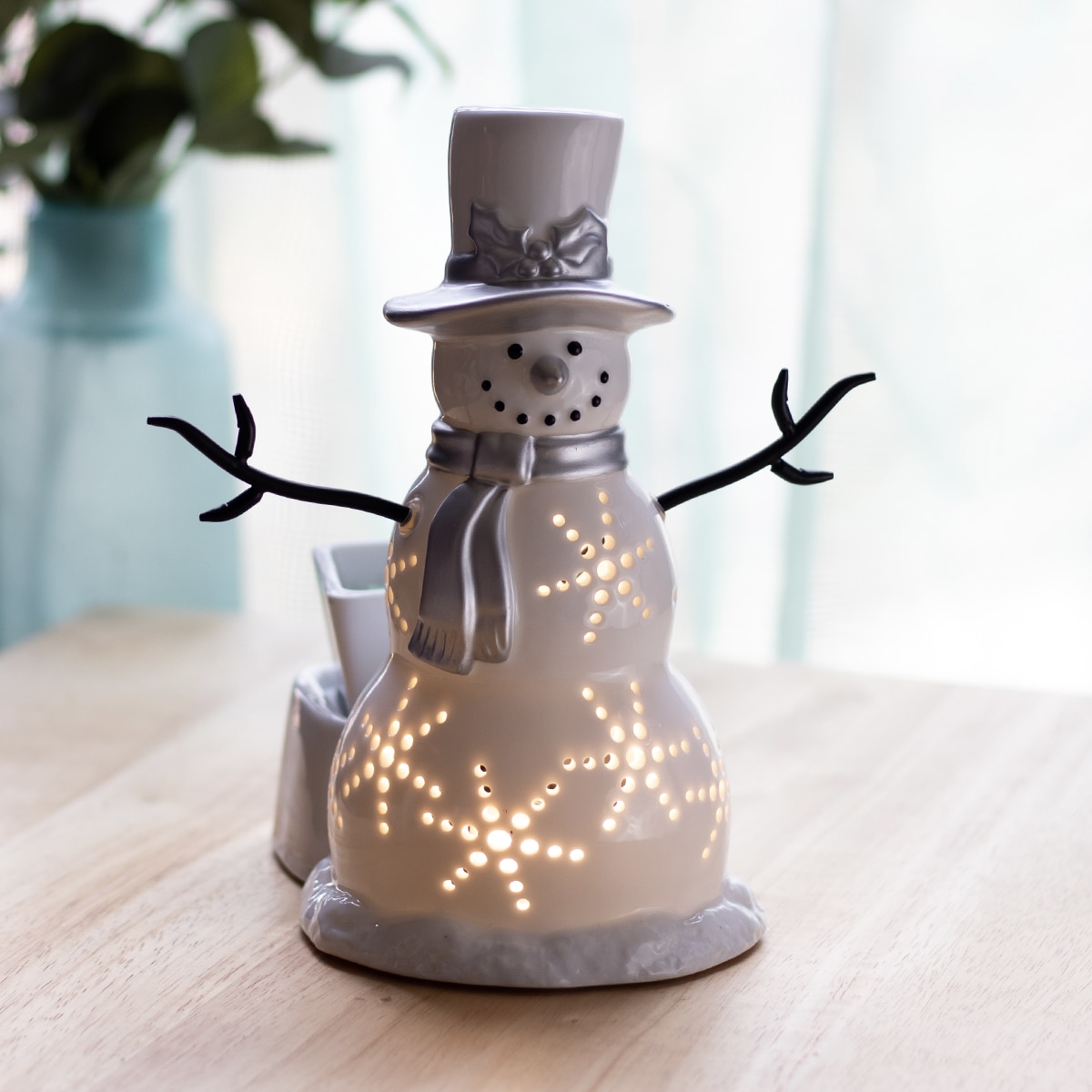 Sparkling Snowman Scentsy Warmer Incandescent.Scentsy.us